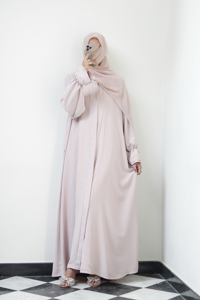 Strawberry Milk Buttoned Petal Abaya - Image 5